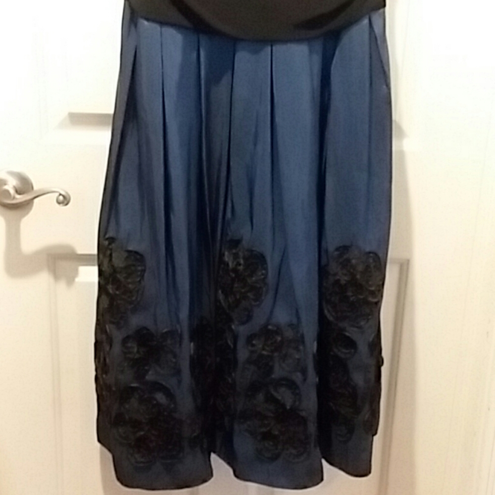 Dress - Picture 3 of 7